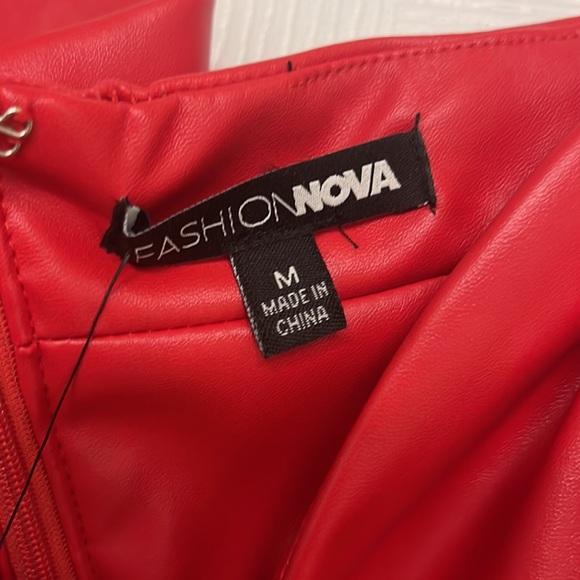 Fashion Nova “I’m About It” Red Off Shoulder Dress Size Medium - Picture 5 of 6